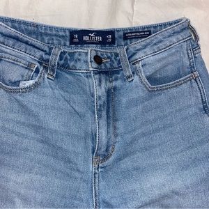 Hollister Ultra High Rise Mom Jean